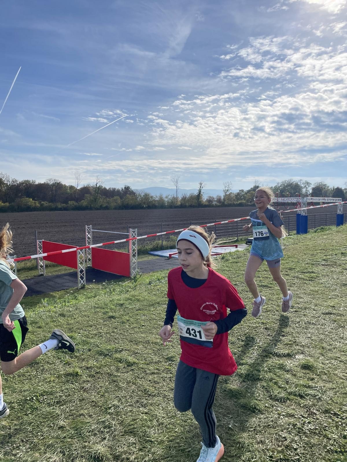 20251021_100757906_iOS