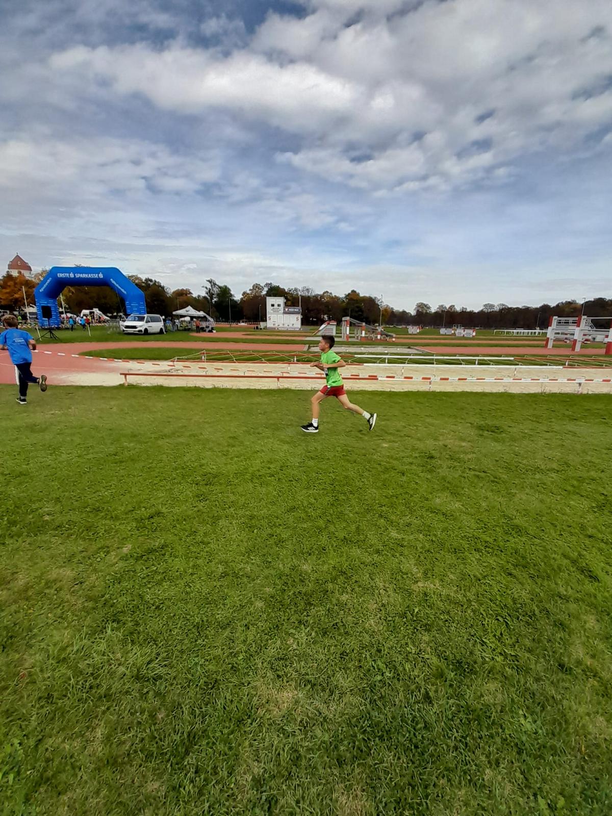 20251021_175105968_iOS