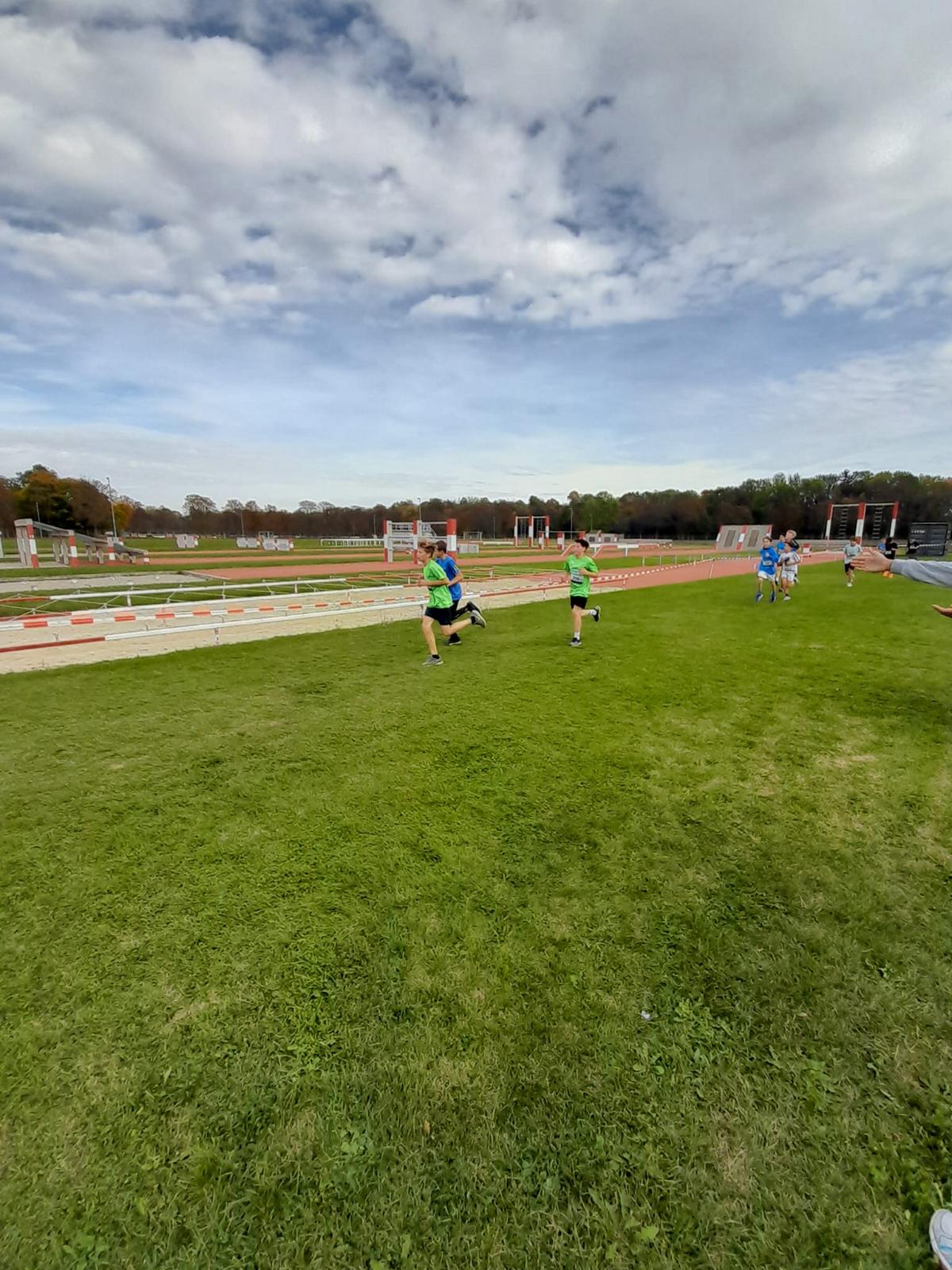 20251021_175106033_iOS