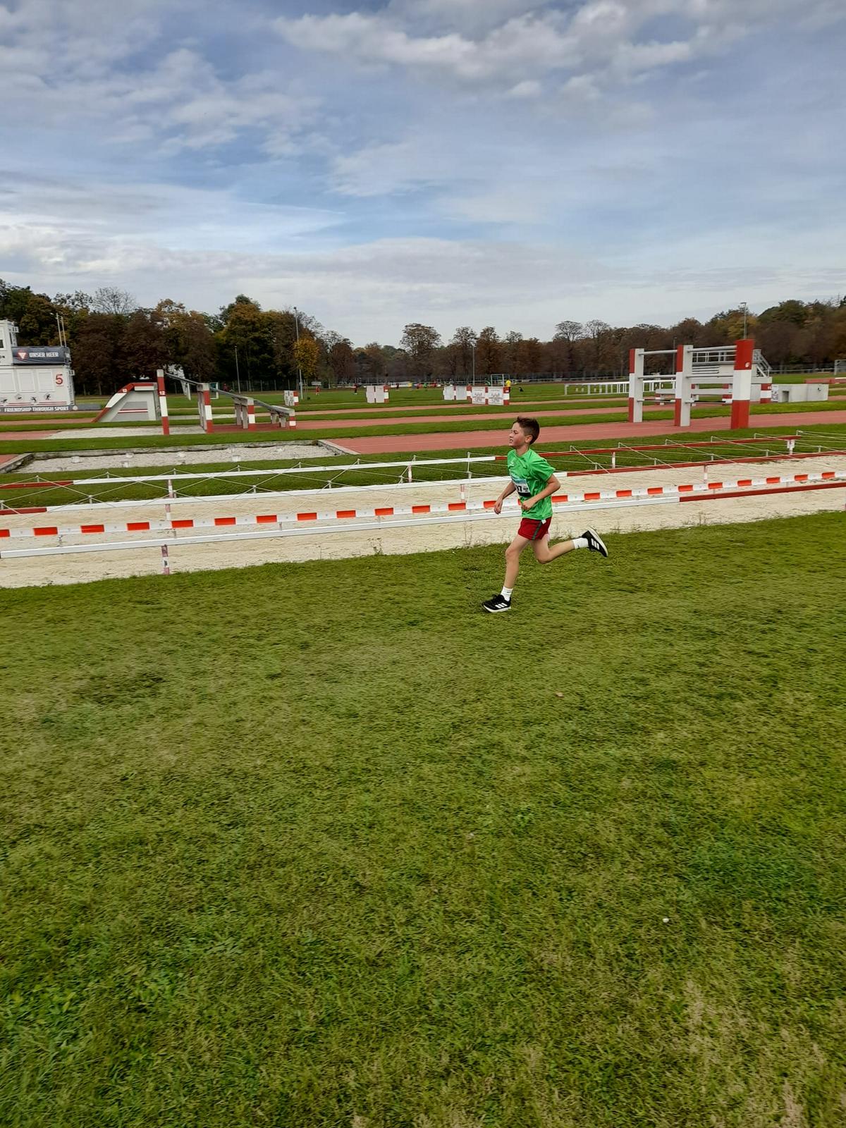 20251021_175106212_iOS