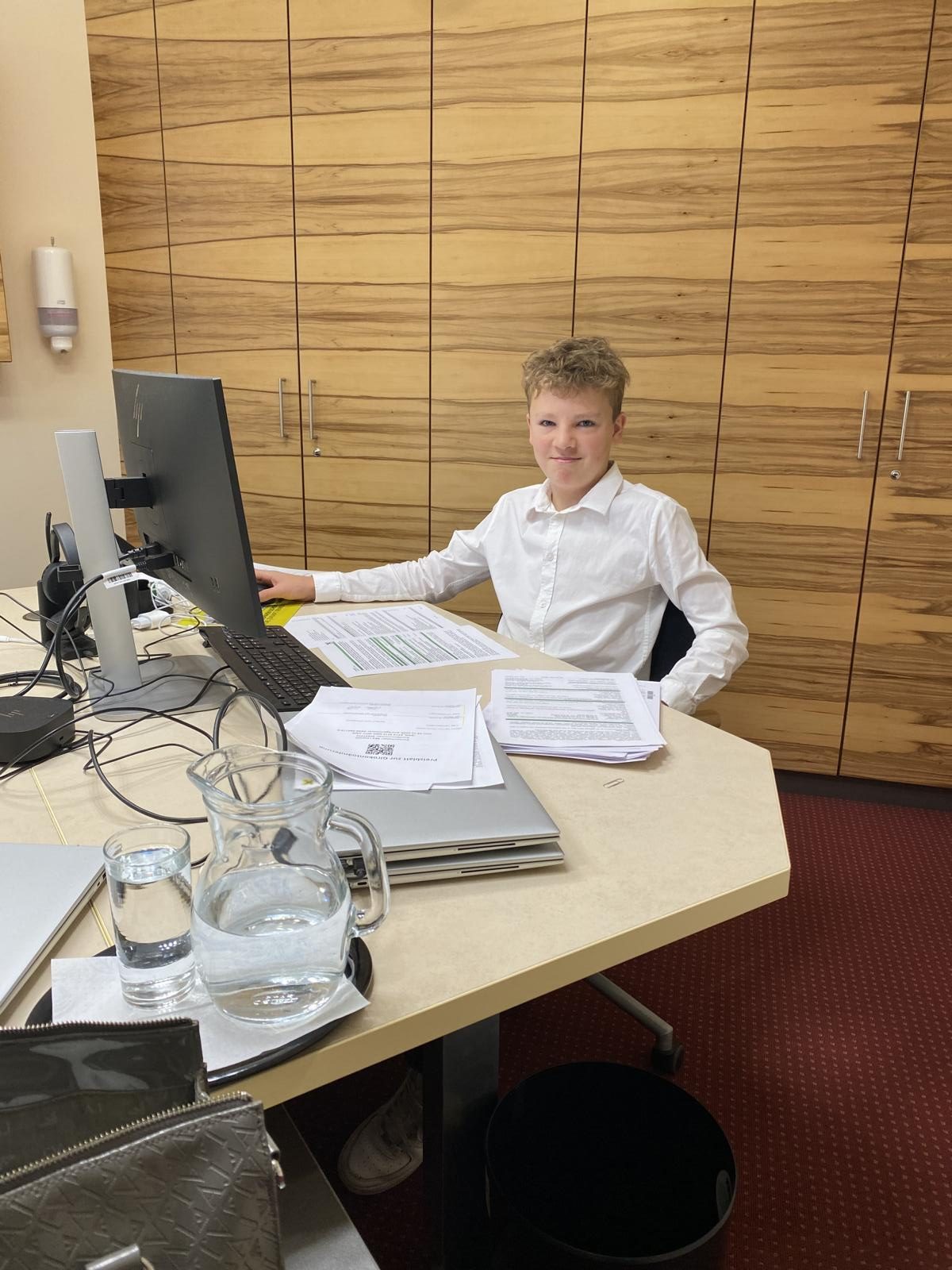 20251104_075655249_iOS